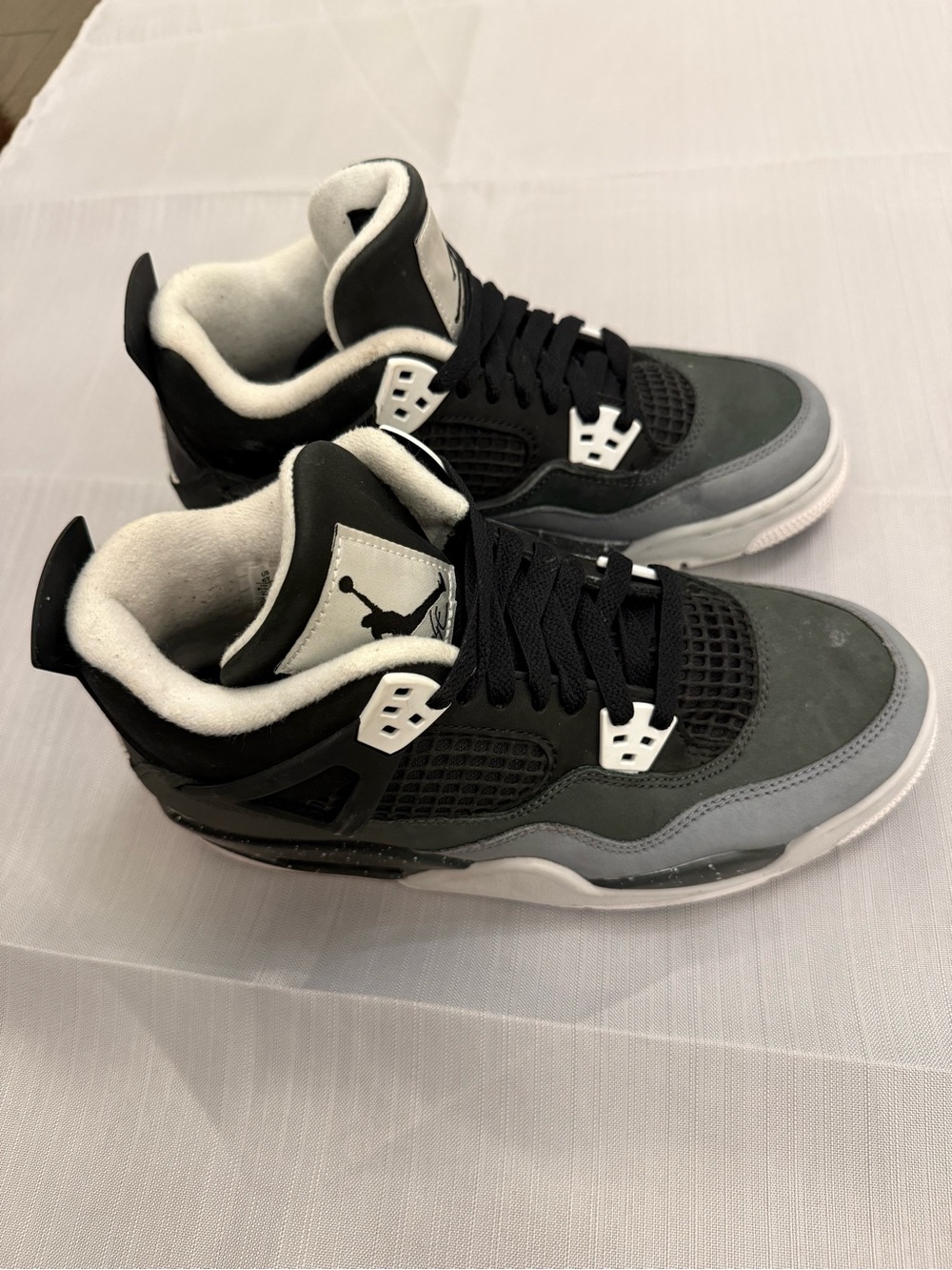 Air Jordan 4 Retro “Fear” Kid’s Sneakers in Black and Gray with White Accents